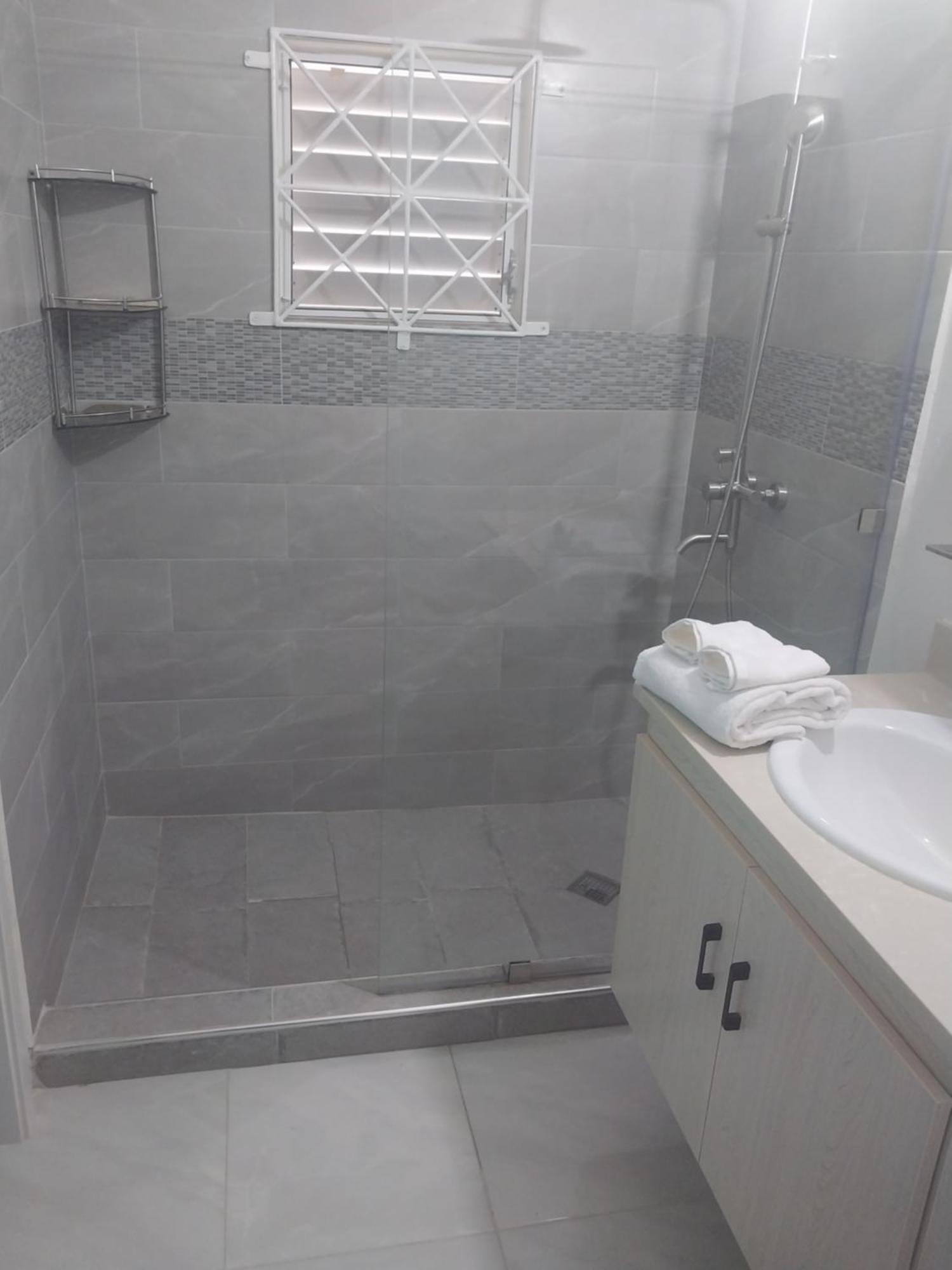 Debs Cozy Cove Villa ดิสคัฟเวอรีเบย์ ภายนอก รูปภาพ